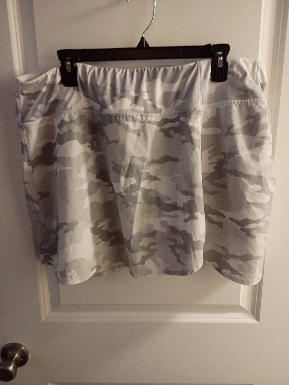Avia White and Gray Camo Skort
